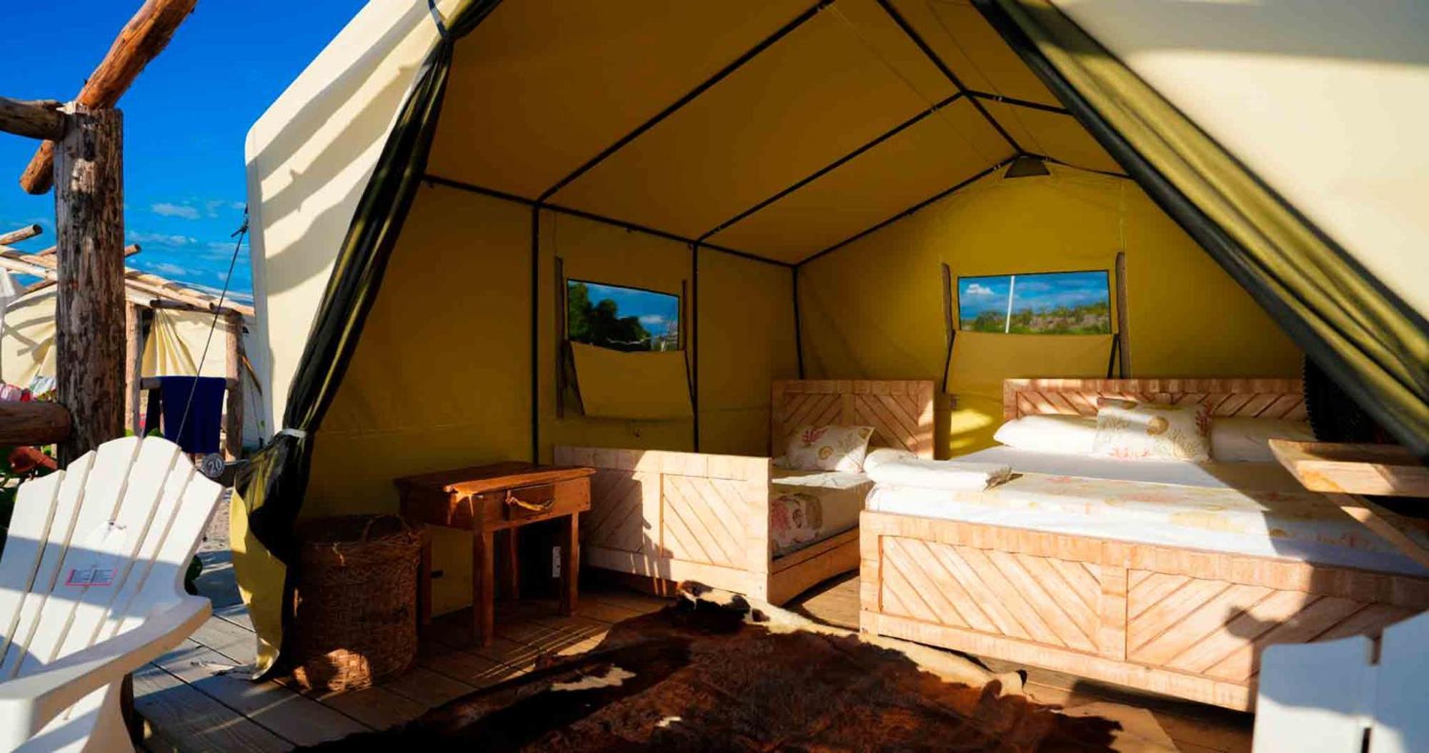 Glamping Ecolodge Cueva De Las Aguilas 佩德纳莱斯 外观 照片